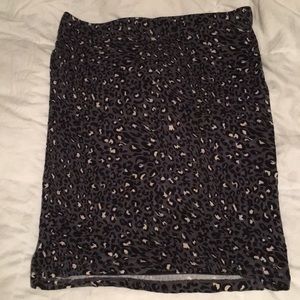 Gray leopard print skirt